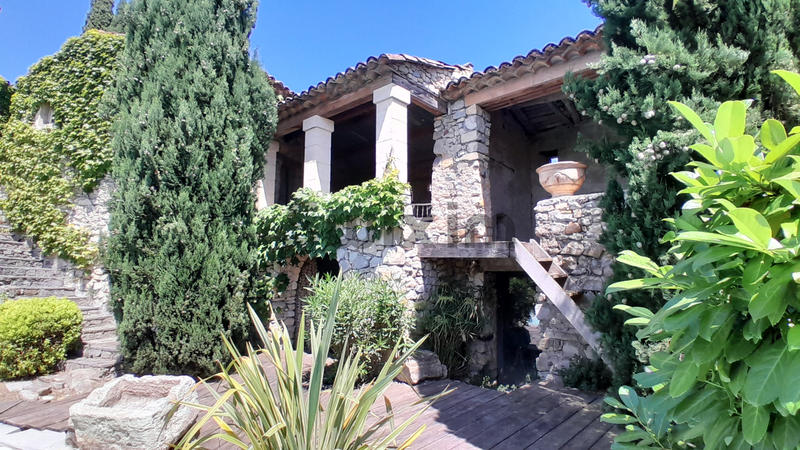 Maison de village - 400 m² - 21 pièces