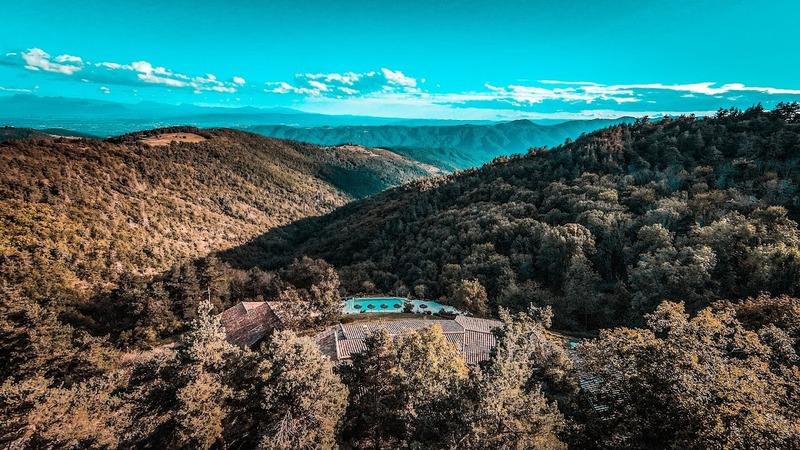 Propriété - 900 m² - 20 pièces