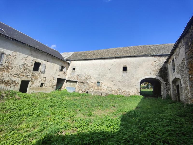 Corps de ferme - 300 m² - 7 pièces