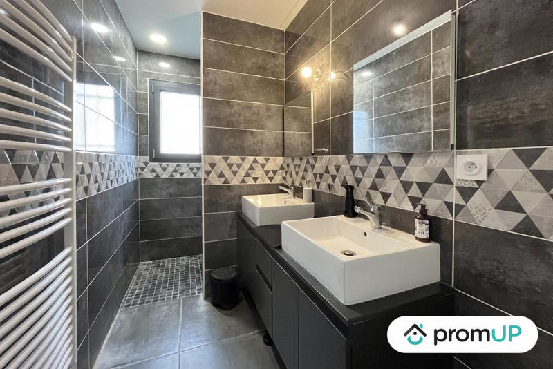 Maison - 85 m² - 4 pièces