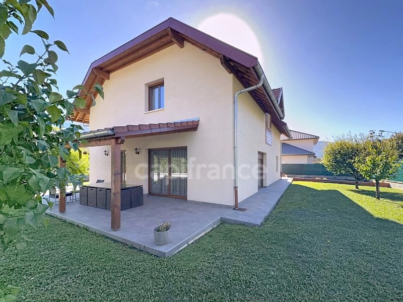 Maison - 189 m² - 6 pièces