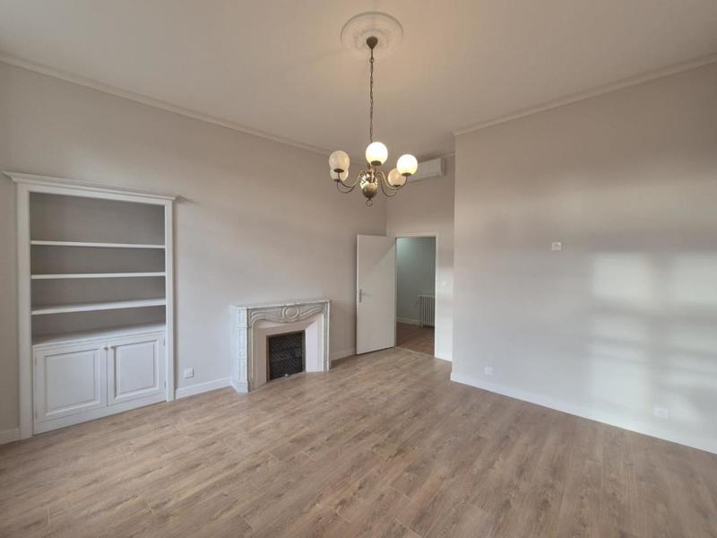 Appartement bourgeois - 220 m² - 6 pièces