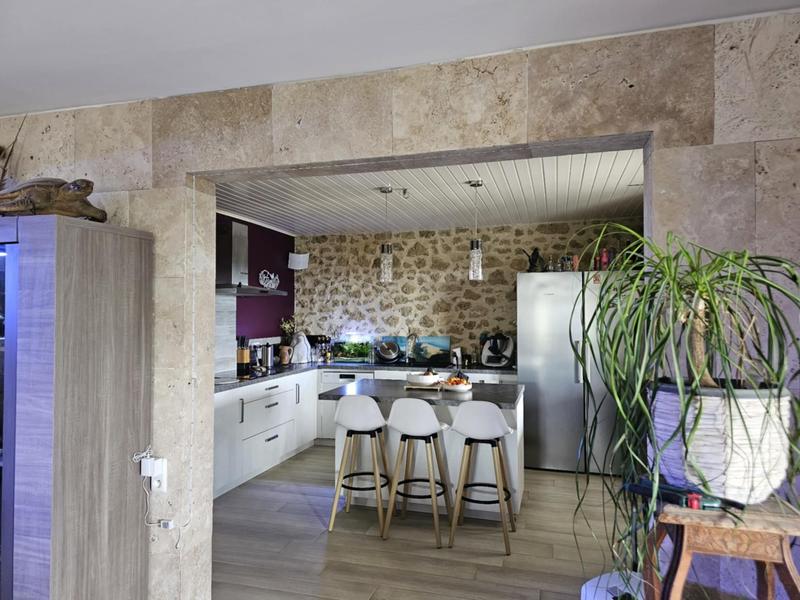 Maison - 315 m² - 11 pièces