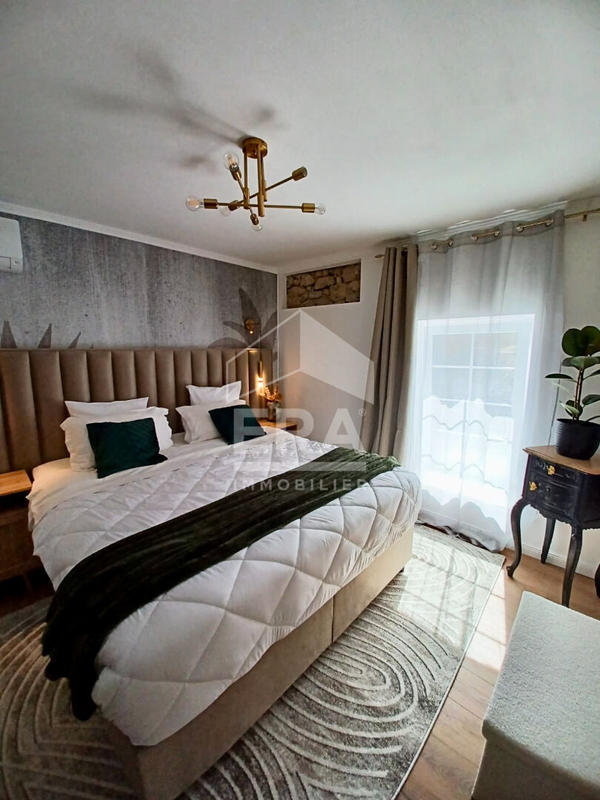 Maison - 180 m² - 6 pièces