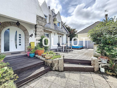 Maison - 180 m² - 8 pièces