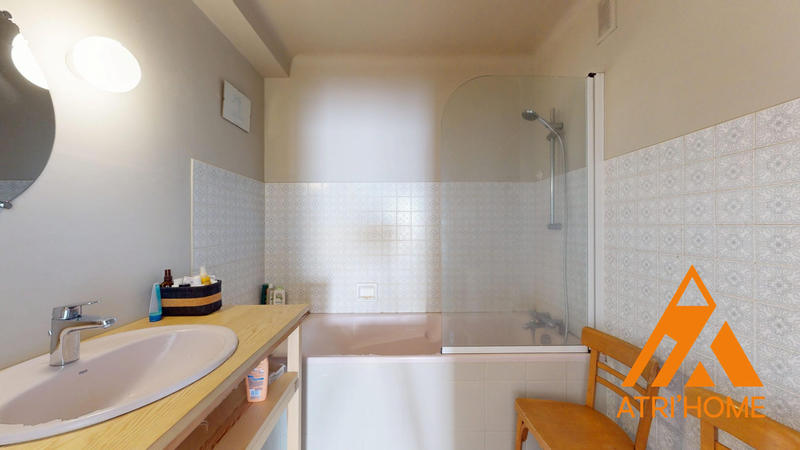 Appartement - 80 m² - 3 pièces