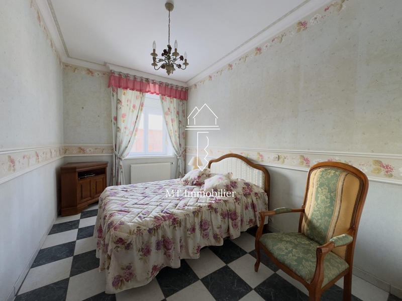 Maison - 257 m² - 10 pièces