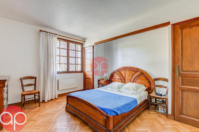 Maison - 246 m² - 5 pièces