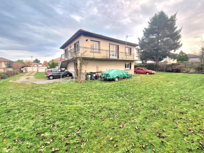 Maison traditionnelle - 116 m² - 6 pièces