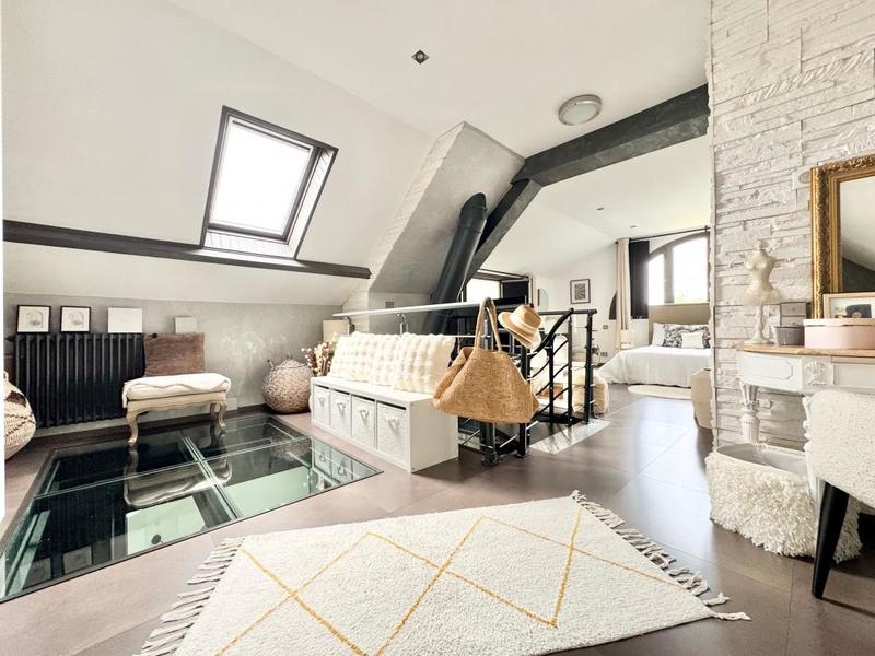 Maison - 280 m² - 7 pièces