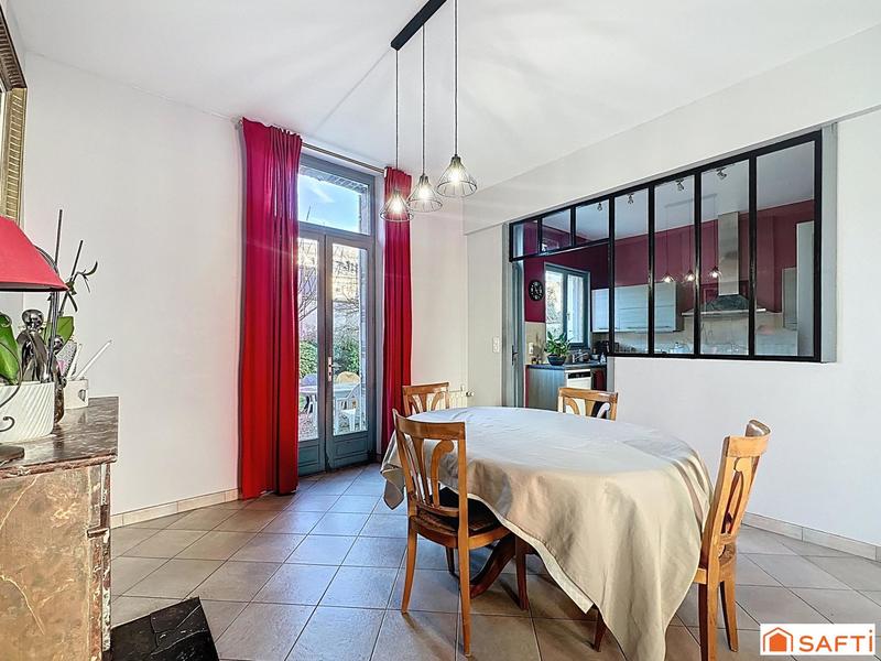 Maison - 183 m² - 9 pièces