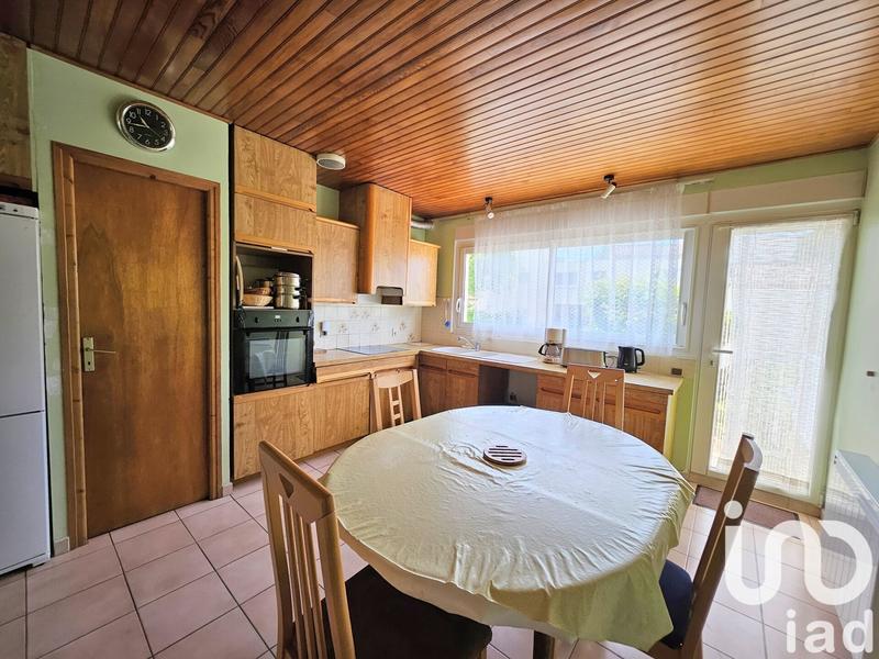 Maison - 235 m² - 9 pièces