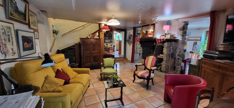 Maison - 300 m² - 12 pièces