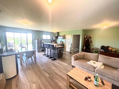 Maison - 93 m² - 4 pièces