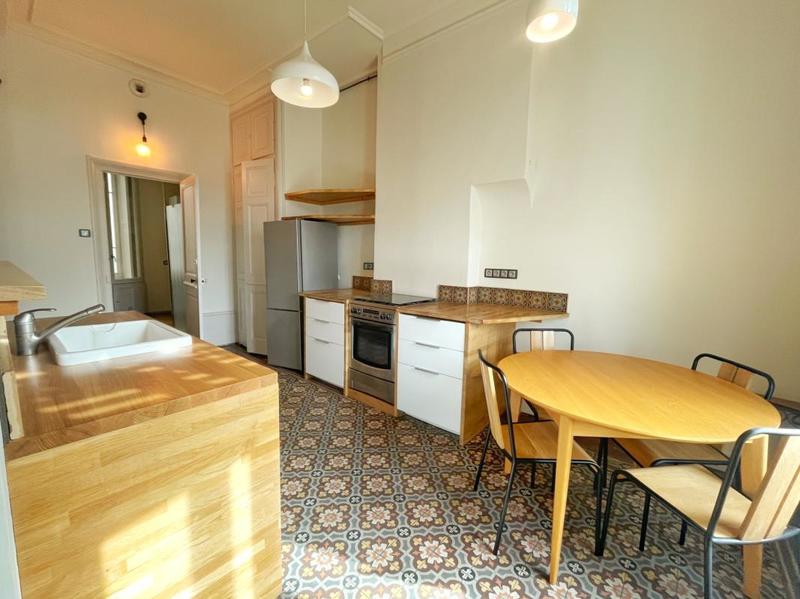 Appartement - 98 m² - 3 pièces