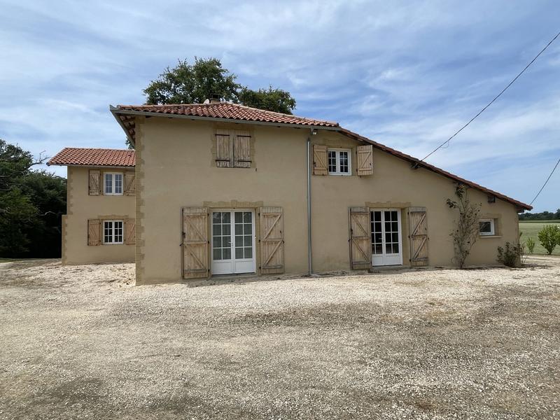 Maison - 266 m² - 7 pièces