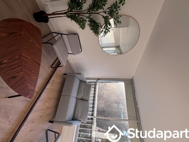 Chambre - 11 m² - 1 pièce