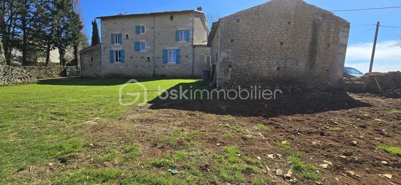 Demeure - 268 m² - 8 pièces