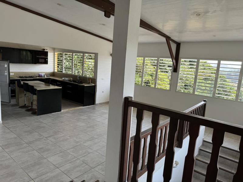 Demeure - 253 m² - 5 pièces