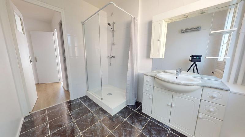 Appartement - 90 m² - 4 pièces