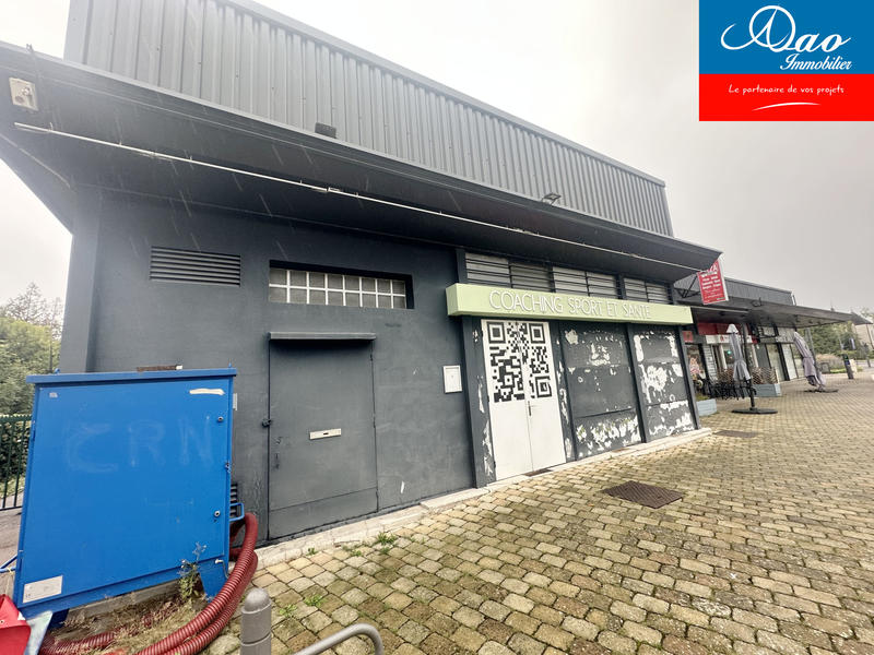 Local commercial - 935 m²