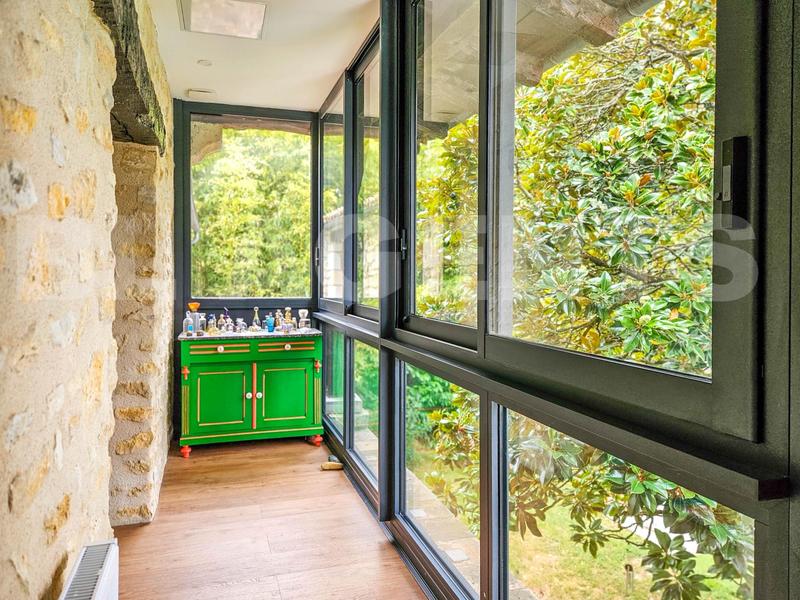 Maison en pierre - 282 m² - 9 pièces
