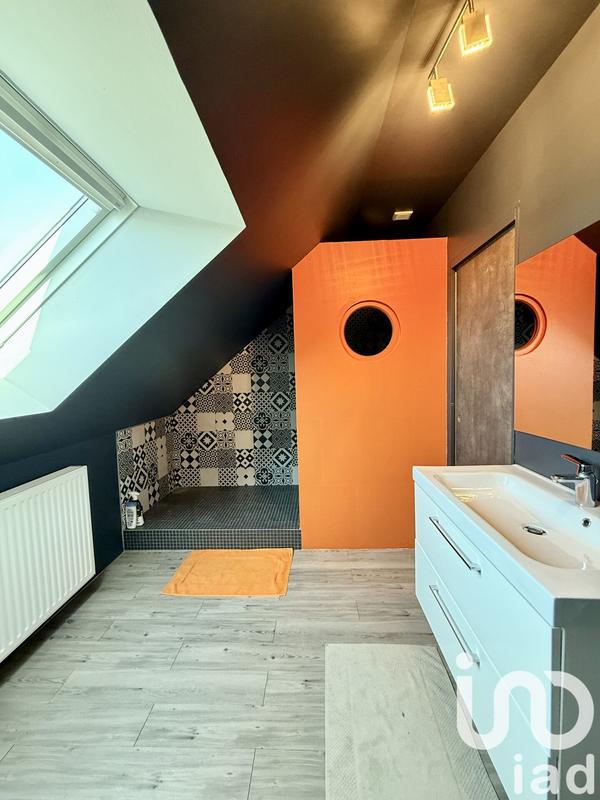 Maison - 250 m² - 10 pièces