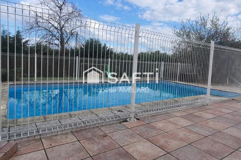 Maison - 180 m² - 8 pièces