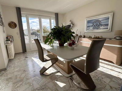 Maison - 140 m² - 6 pièces