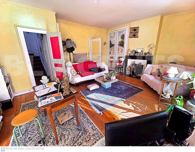 Maison - 180 m² - 6 pièces