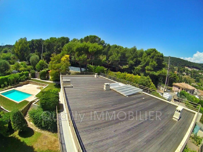 Villa - 180 m² - 6 pièces