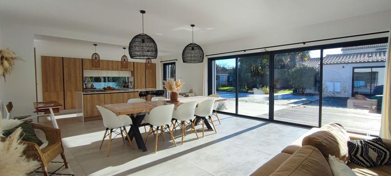 Maison - 220 m² - 5 pièces