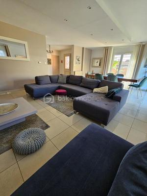 Maison - 230 m² - 7 pièces