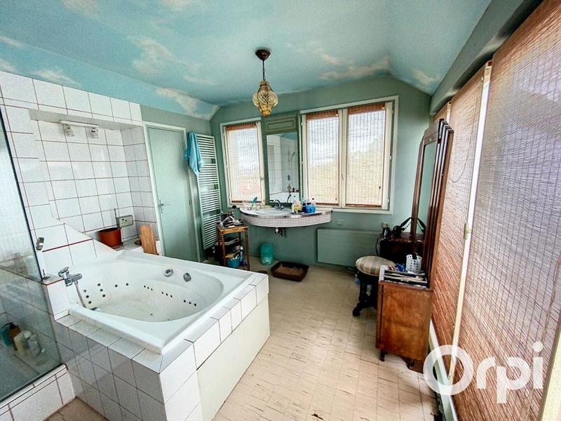 Maison - 180 m² - 6 pièces