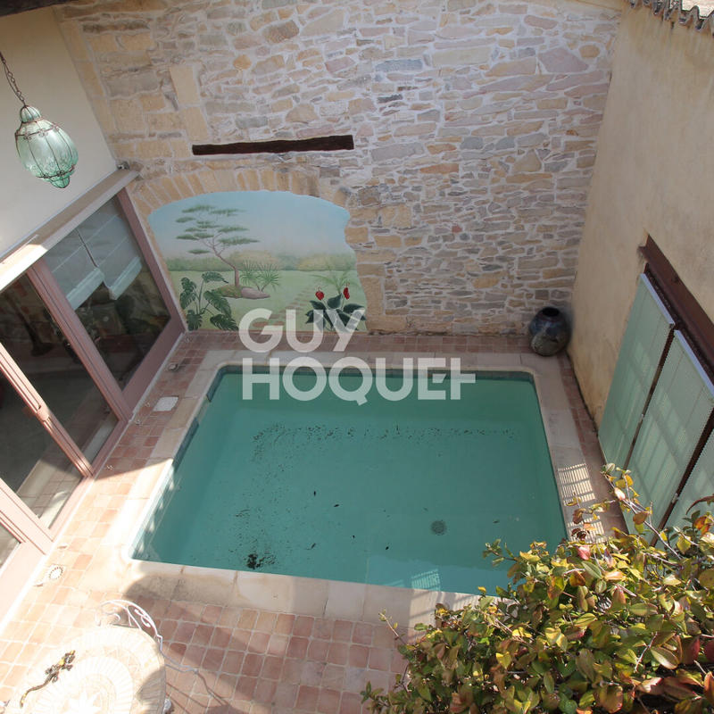 Maison - 220 m² - 5 pièces