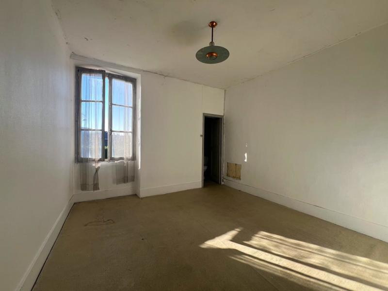 Maison - 165 m² - 9 pièces