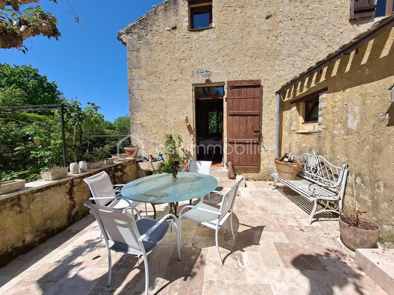 Demeure - 283 m² - 10 pièces