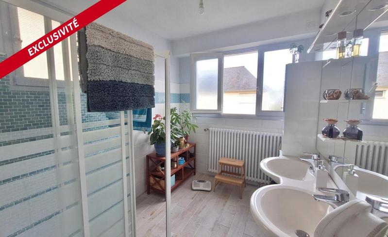 Maison - 189 m² - 9 pièces