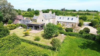 Propriété - 300 m² - 8 pièces