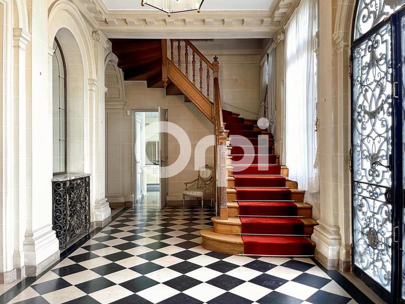 Château - 500 m² - 9 pièces