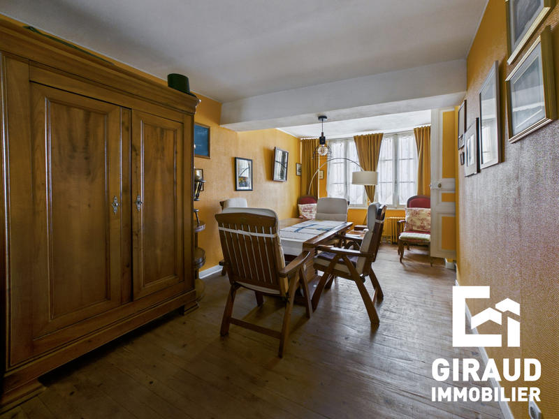 Maison ancienne - 178 m² - 8 pièces