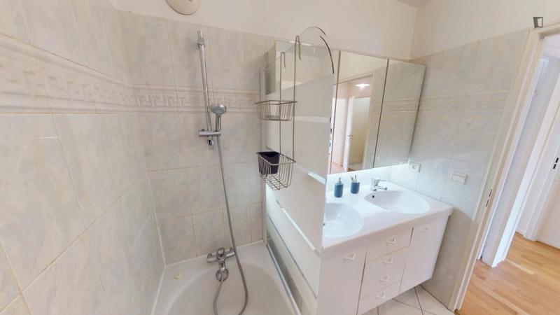 Chambre - 11 m² - 4 pièces