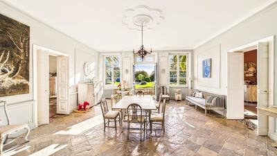 Propriété - 700 m² - 13 pièces