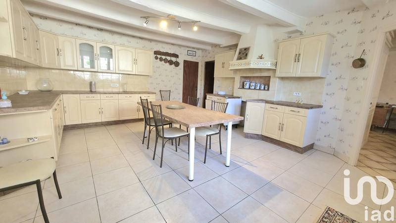 Maison - 245 m² - 9 pièces