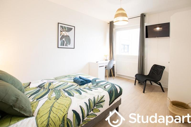 Chambre - 14 m² - 1 pièce