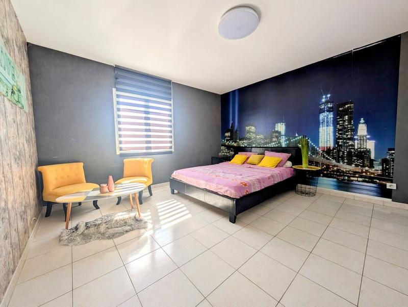 Maison - 355 m² - 8 pièces