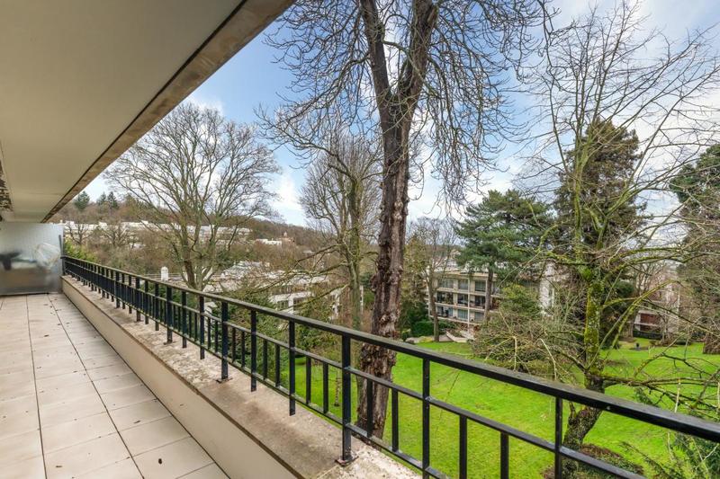 Appartement - 149 m² - 5 pièces