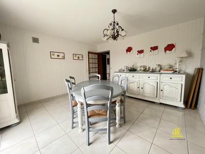 Maison - 212 m² - 7 pièces