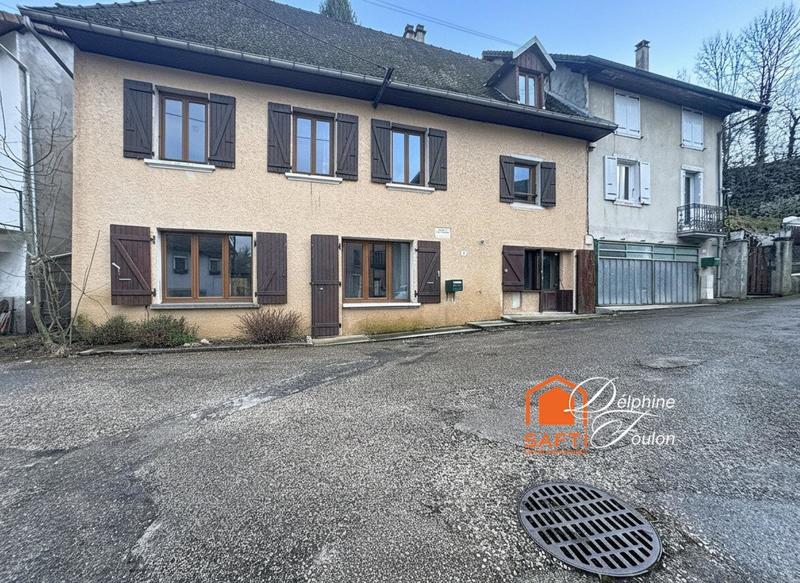 Maison - 140 m² - 8 pièces