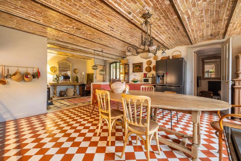 Studio - 185 m² - 5 pièces